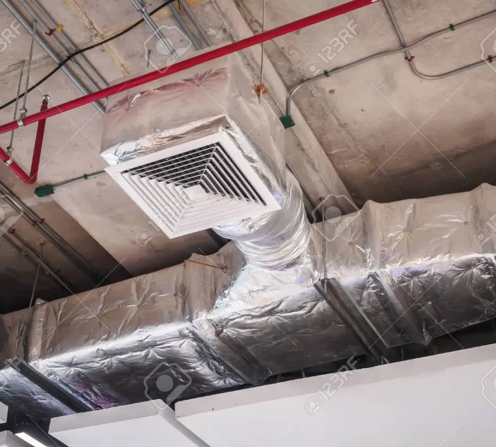 84270993-ventilation-system-ceiling-air-duct-in-large-shopping-mall